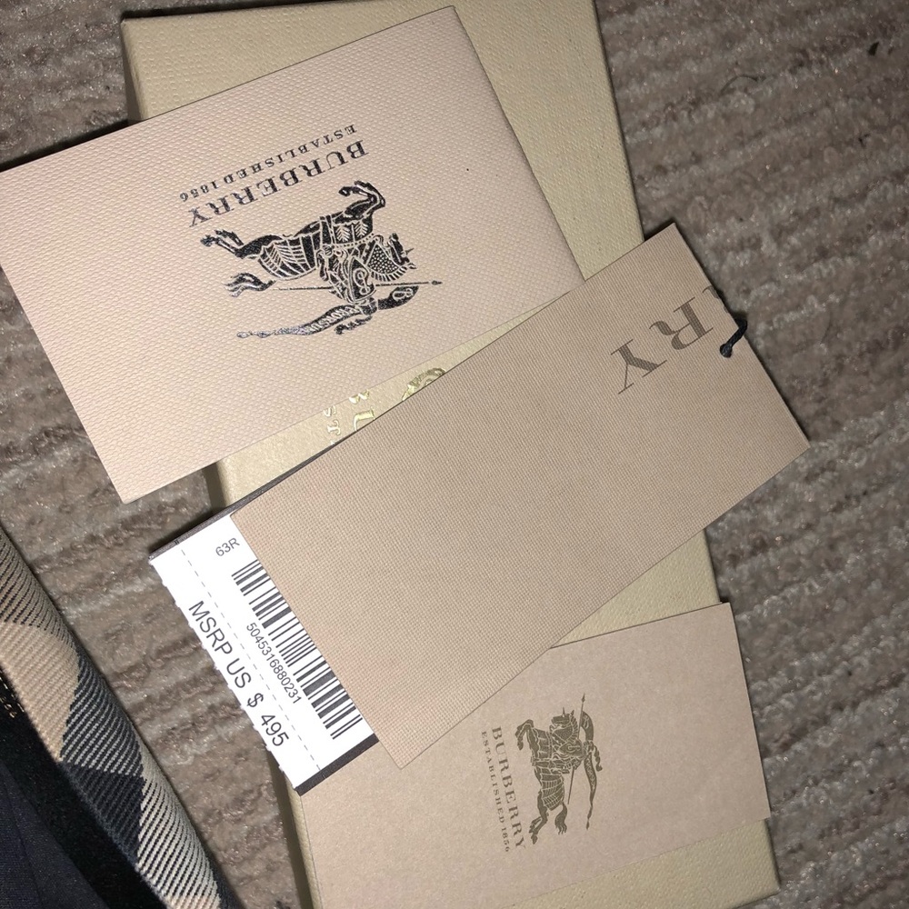 Burberry sunglasses - Picture 2 of 7